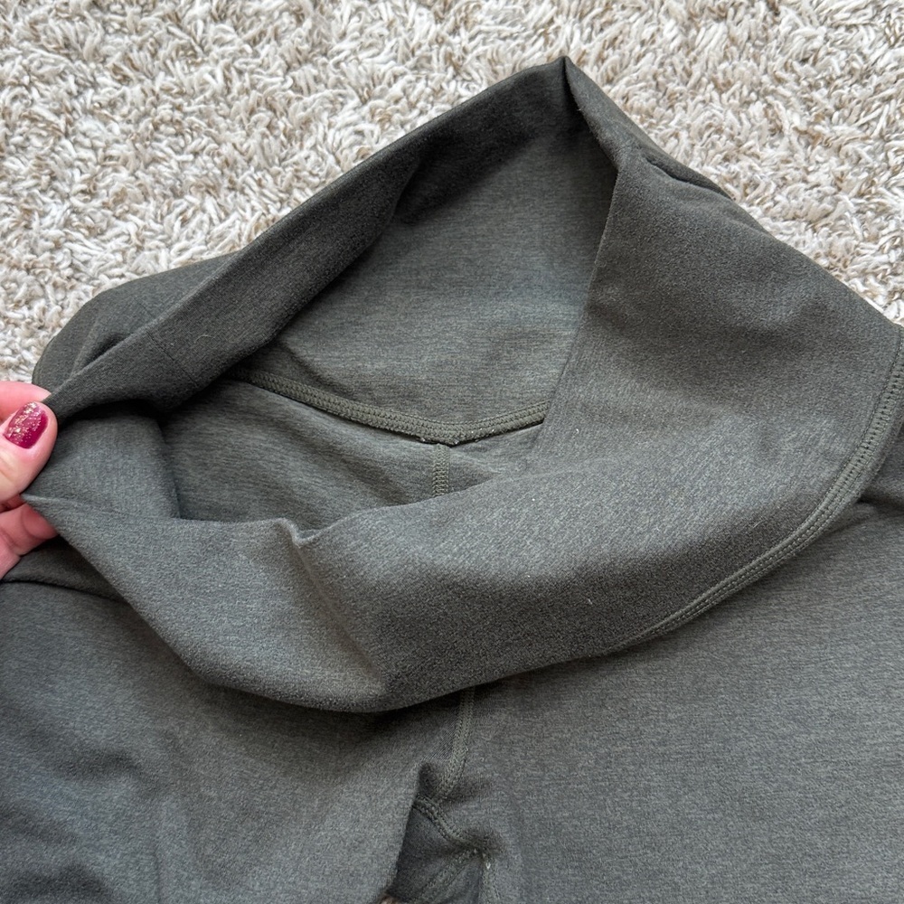 Vuori 7/8 Legging Green Heathered size Medium - Picture 5 of 12